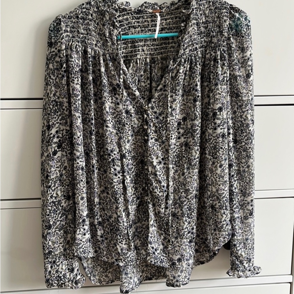 FREE PEOPLE Lela Tie Neck floral blouse size small - Picture 5 of 5